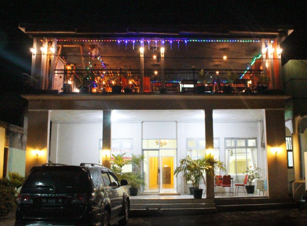 Hotel Mathilda Maumere Dış mekan fotoğraf